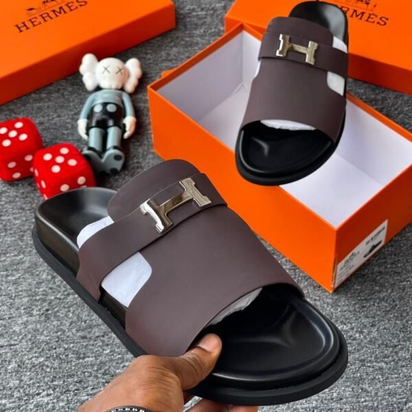The 'H' Buckle Leather Slide
